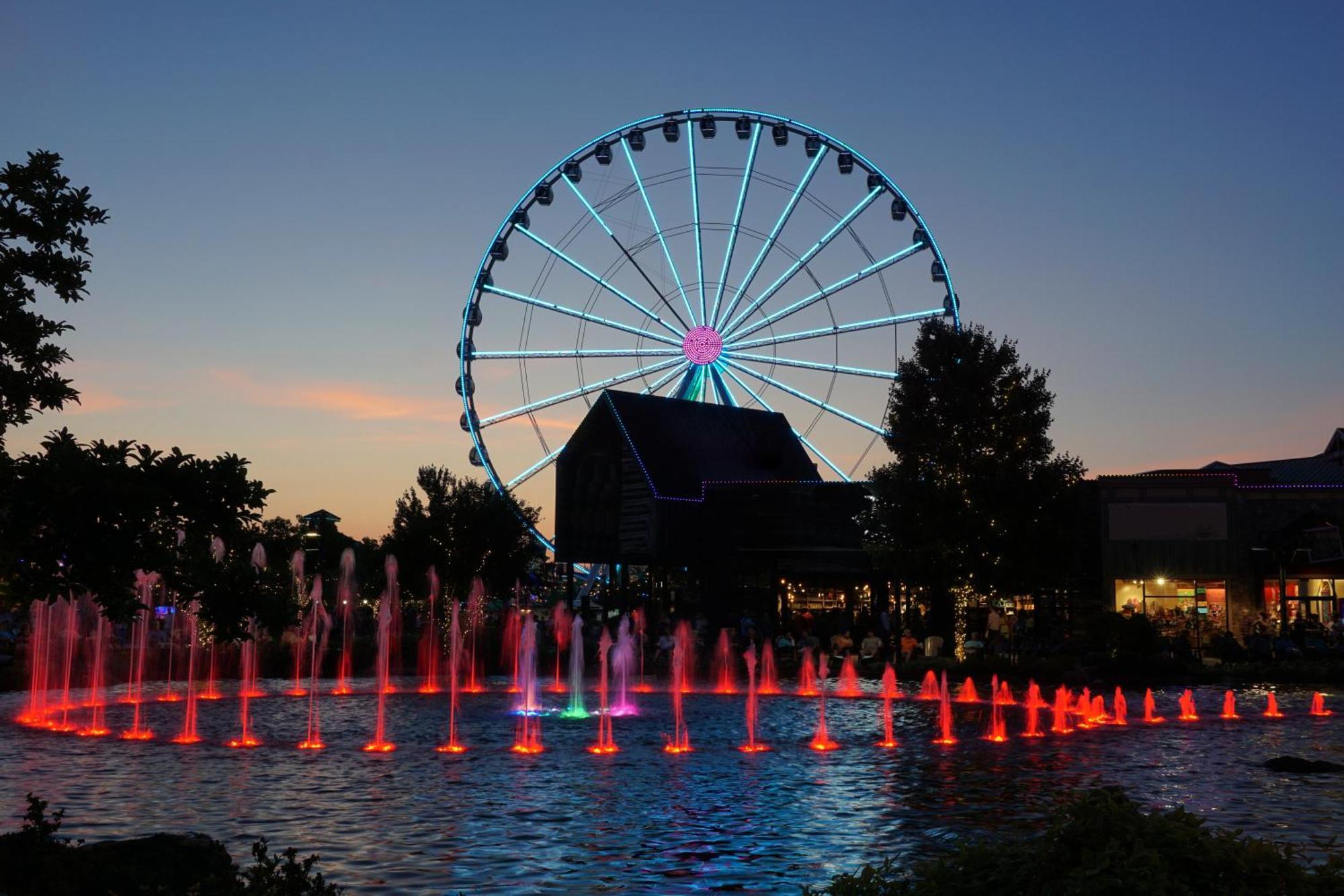 Smoky Bear Lodge With Guest House, Hot Tub, 1089 Free Tickets Each Paid Day, Dollywood And More Sevierville Zewnętrze zdjęcie
