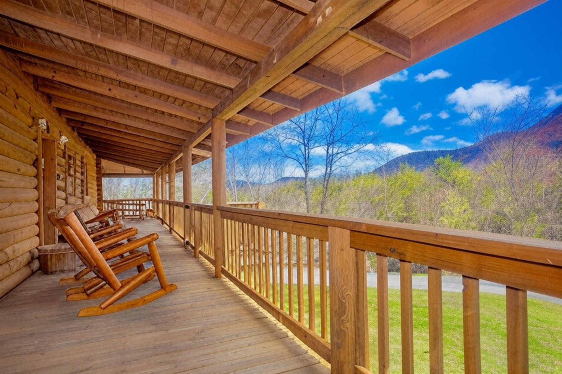 Smoky Bear Lodge With Guest House, Hot Tub, 1089 Free Tickets Each Paid Day, Dollywood And More Sevierville Zewnętrze zdjęcie