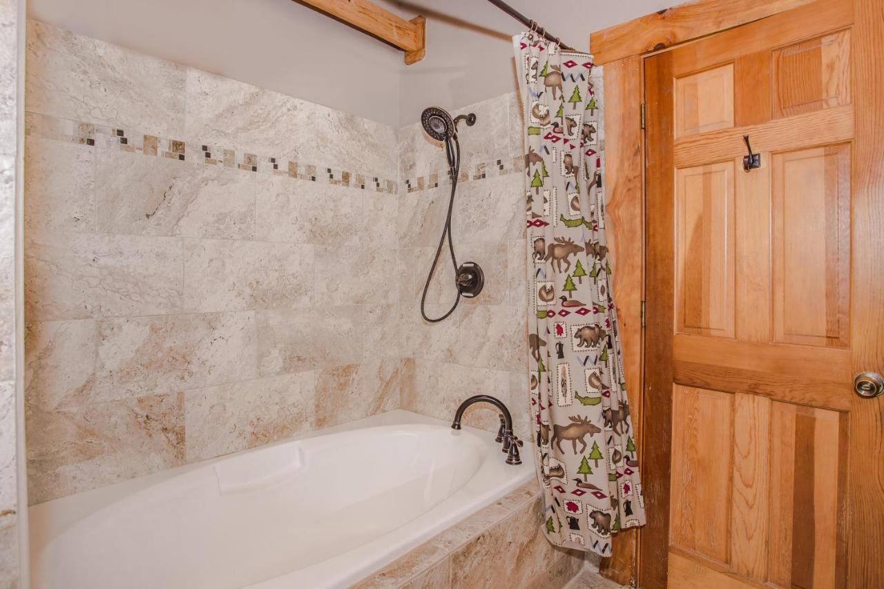 Smoky Bear Lodge With Guest House, Hot Tub, 1089 Free Tickets Each Paid Day, Dollywood And More Sevierville Zewnętrze zdjęcie