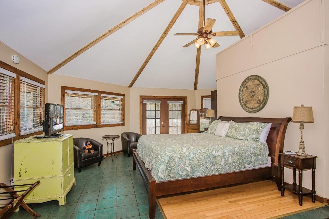 Smoky Bear Lodge With Guest House, Hot Tub, 1089 Free Tickets Each Paid Day, Dollywood And More Sevierville Zewnętrze zdjęcie